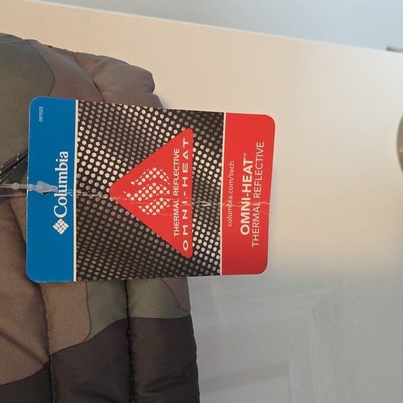 Columbia Omni Heat Men's Puffer vest in a Camouflage - Picture 2 of 5